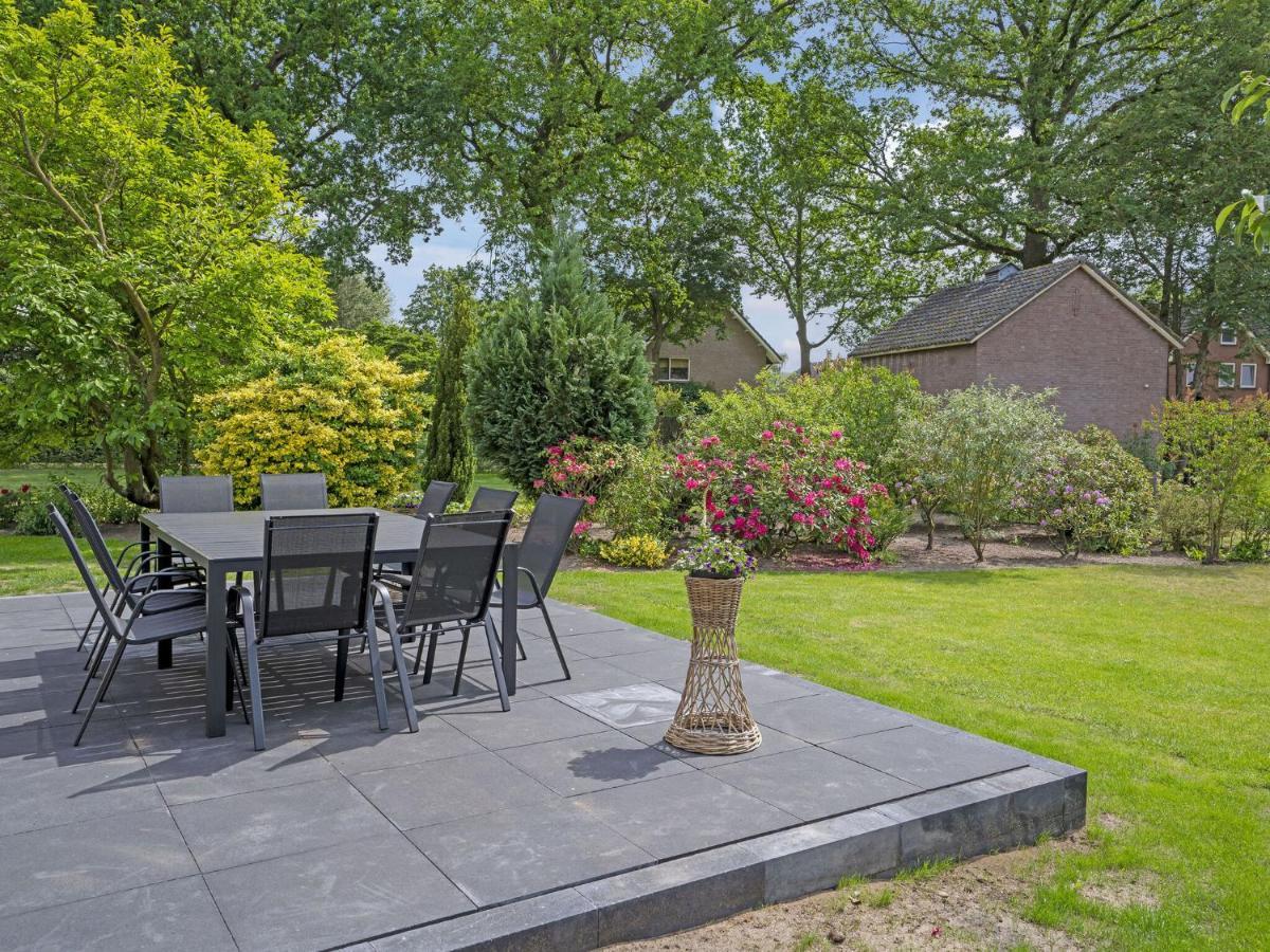 Charming Villa In Lemele With A Nice Garden Bagian luar foto