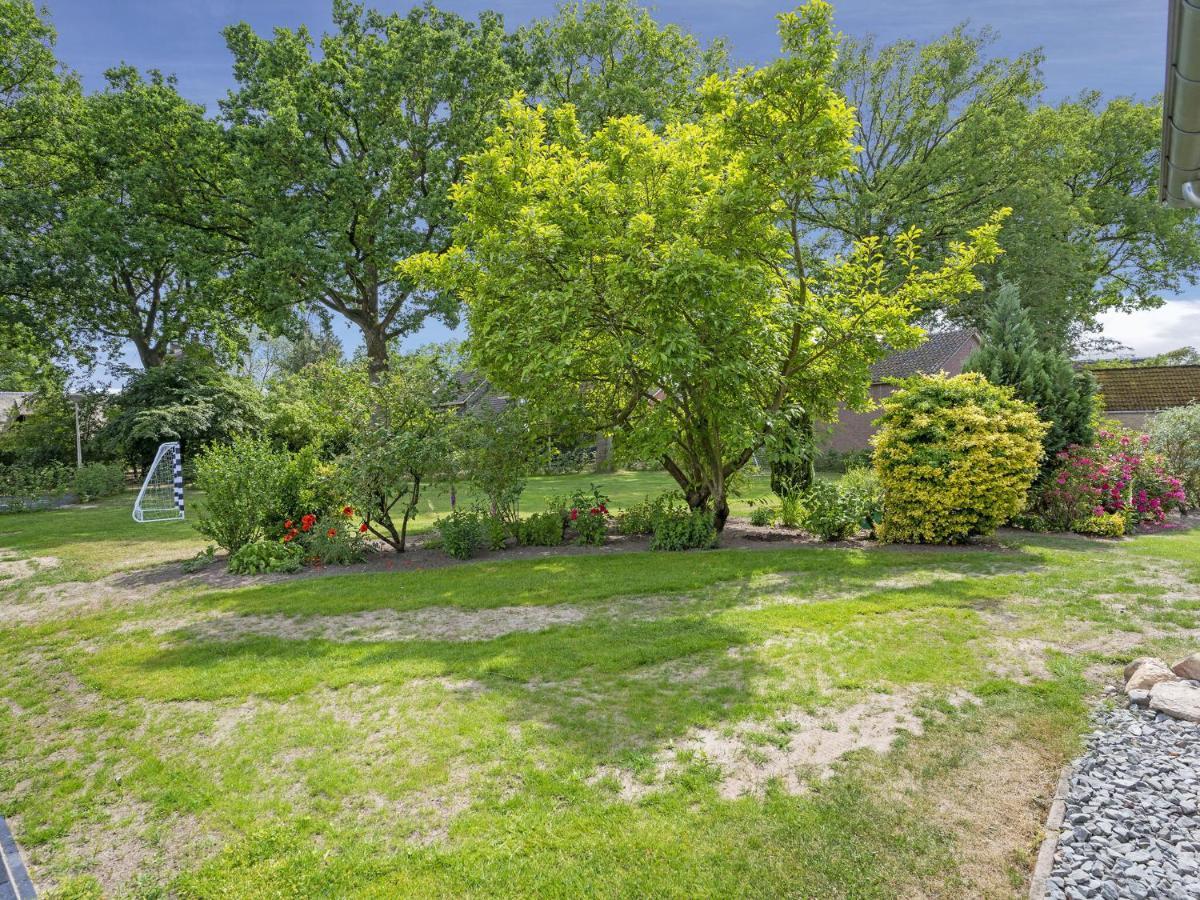 Charming Villa In Lemele With A Nice Garden Bagian luar foto