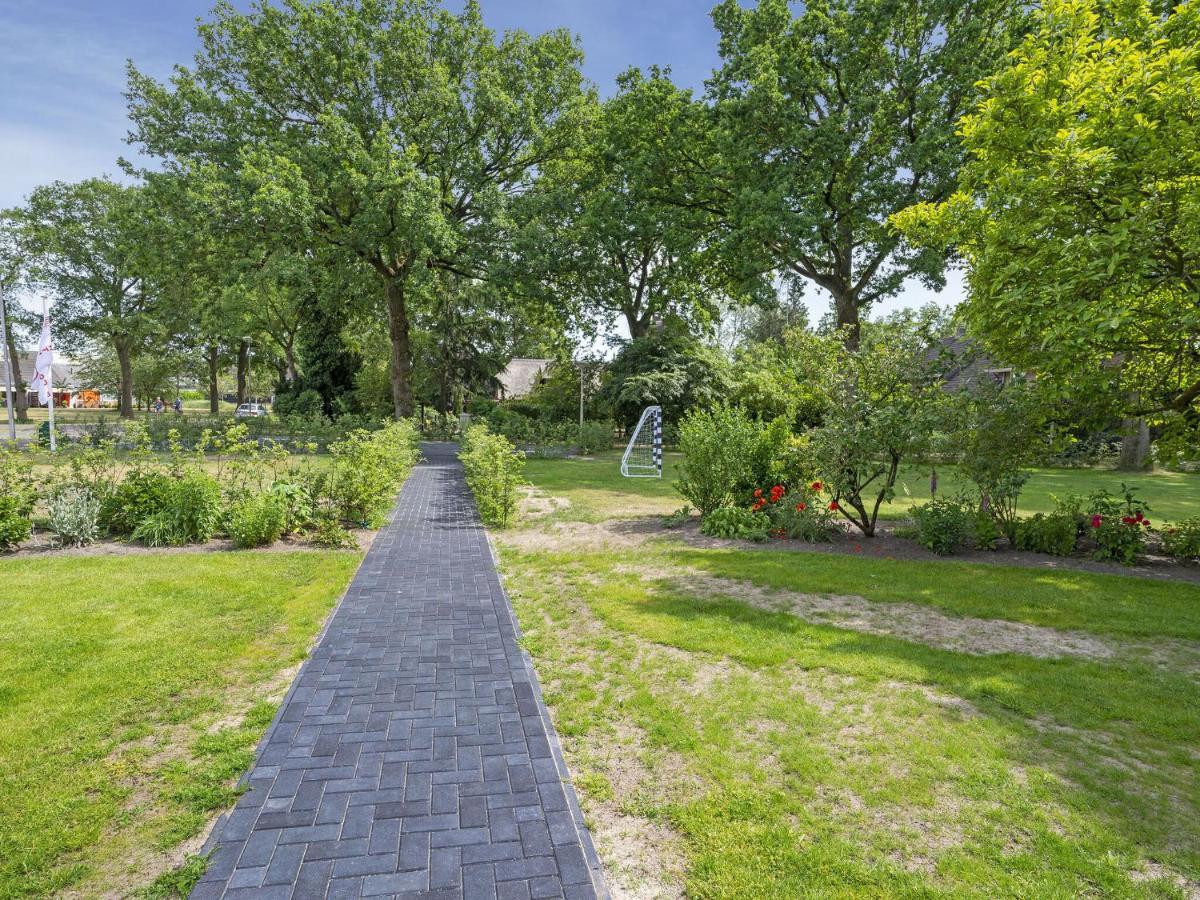 Charming Villa In Lemele With A Nice Garden Bagian luar foto